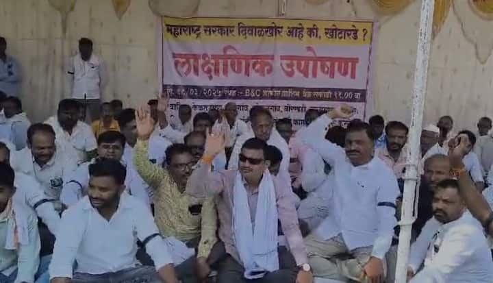 वाशिम येथील सार्वजनिक बांधकाम विभागाच्या कारभारा विरोधात काँग्रेस आक्रमक झाली आहे.