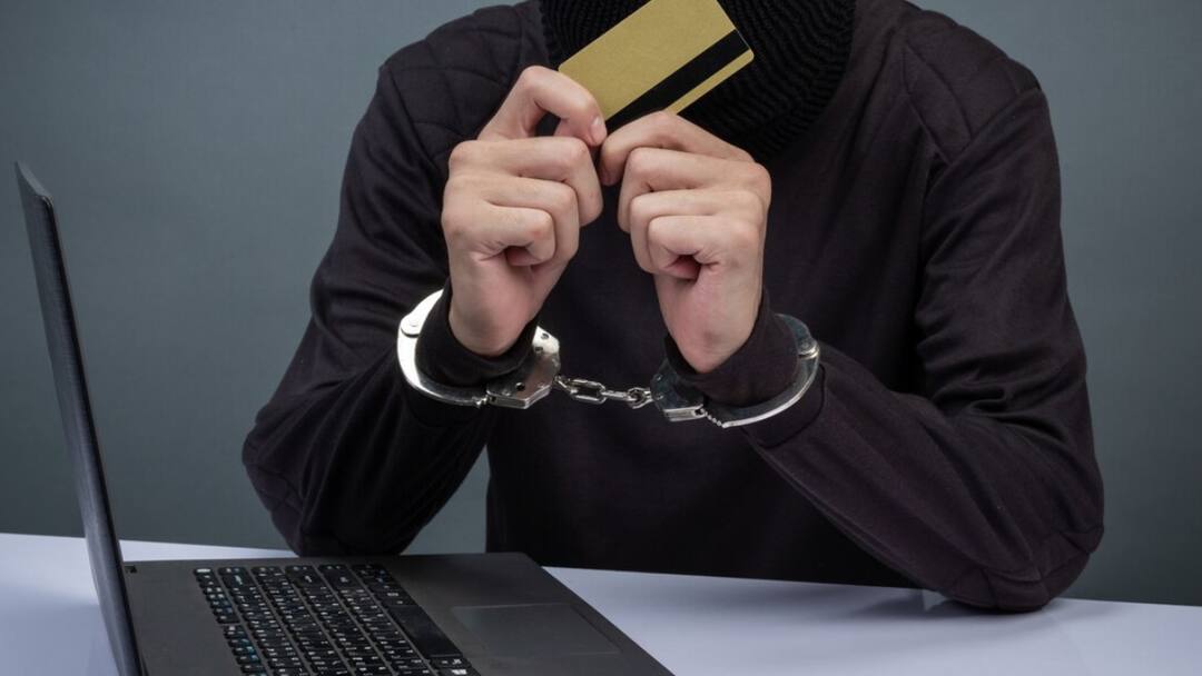 mumbai women lost 20 crore in digital scam that continues for over two months दो महीनों तक Digital Arrest रही बुजुर्ग महिला, स्कैमर्स ने ठग लिए 20 करोड़ रुपये, ऐसे रहें सेफ