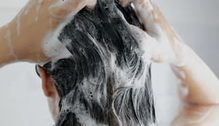 ਅੱਜ ਕੱਲ੍ਹ ਕੁੜੀਆਂ 'ਚ ਕਿਉਂ ਟ੍ਰੈਂਡ ਕਰ ਰਿਹਾ Reverse Hair Washing, ਜਾਣੋ ਇਸ ਦਾ ਕੀ ਮਿਲਦਾ ਫ਼ਾਇਦਾ ?