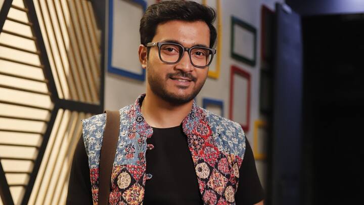 এবারেও একেন রহস্যের পরিচালক হিসেবে থাকছেন জয়দীপ মুখোপাধ্যায়। একেনবাবুর চরিত্রে যথারীতি দেখা যাবে অনির্বাণ চক্রবর্তীকে। বাপির চরিত্রে আগের মতোই থাকছেন সুহোত্র মুখোপাধ্যায়।