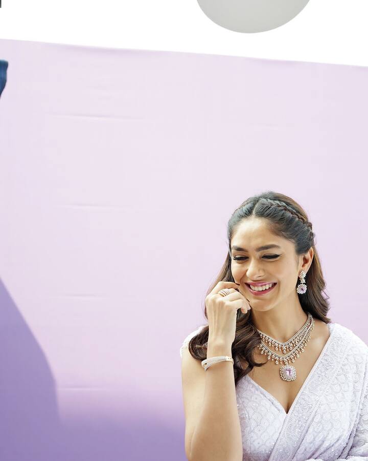 Switching gears to her professional front, Mrunal is currently immersed in shooting for her upcoming pan-India drama “Dacoit” in Hyderabad, where she will be seen opposite Adivi Sesh.