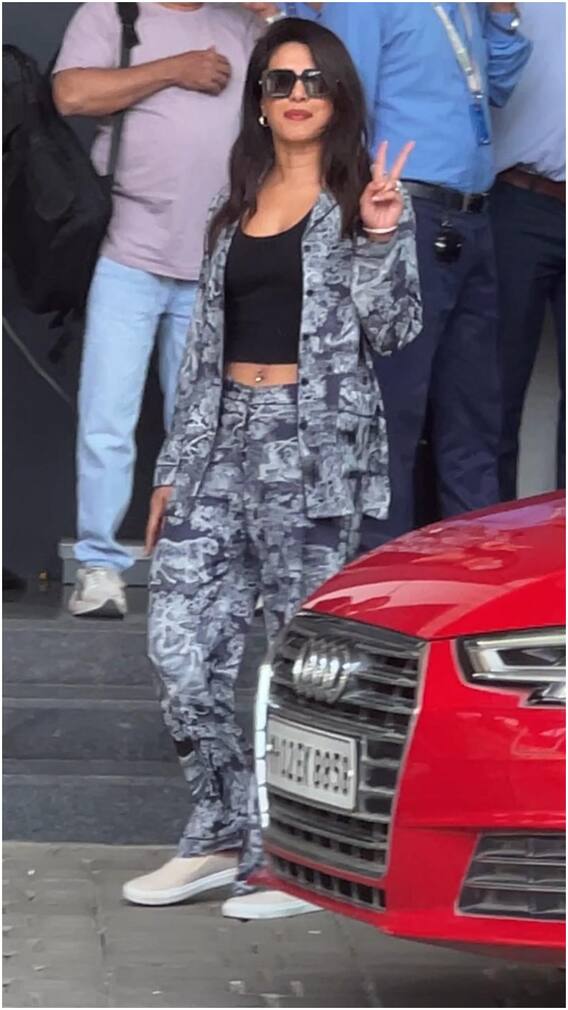 प्रियंका चोपड़ा का एयरपोर्ट लुक देखकर आप भी कहेंगे 'मरजावां'