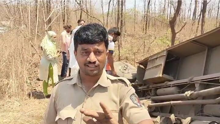 एसटी बसच्या दुरावस्थेकडे या अपघाताने पुन्हा एकदा लक्ष वेधले आहे . स्क्रॅपमधील गाड्या वापरल्या जातात का ?त्या वापरल्या जात असतील तर एसटी महामंडळाकडून प्रवाशांच्या जीवाची हेळसांड होतीय का असा सवाल प्रवासी विचारतासत .