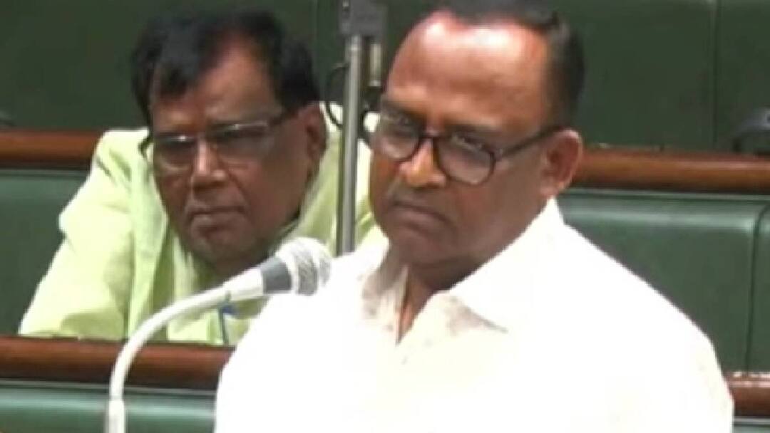 'शराबबंदी कानून खत्म करें', सदन में RJD विधायक की मांग पर हंगामा RJD MLA kumar sarabjit demands to end liquor ban from government Nititsh kumar Ratnesh sada ann 'शराबबंदी कानून खत्म करें', सदन में RJD विधायक की मांग पर हंगामा