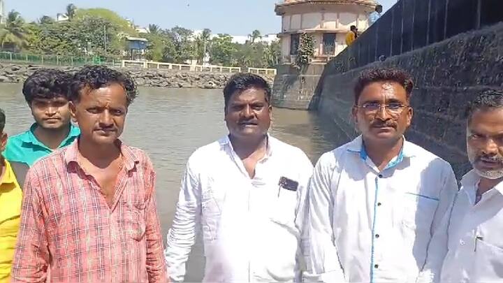 तुपकर यांनी जाहीर केल्याप्रमाणे आज त्यांनी मुंबईत येऊन आंदोलन केले. 17 मार्चच्या सायंकाळीच पोलिसांनी रविकांत तुपकर यांचे घर आणि ऑफिसला वेढा टाकला होते. त्यांच्या शेकडो कार्यकर्त्यांना अर्ध्या रात्री झोपेतून उठवून पोलिसांकडून जबरदस्तीने धरपकड करण्यात आली.