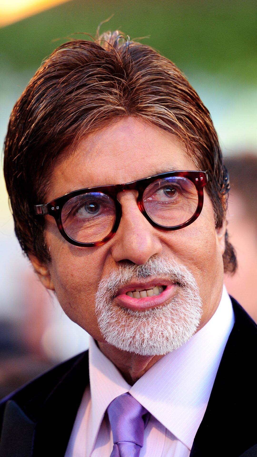 बता दें अमिताभ को एंग्री यंग मैन के नाम से भी जाना जाता है