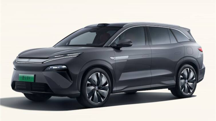 BYD Chinese EV Maker New Charging System Charges Battery in 5 Minutes BYD Fast Charging: அஞ்சே நிமிஷம், 400 கிமீ ரேஞ்ச்..! BYD நிறுவனத்தின் அட்டகாசமான பேட்டரி, டெஸ்லாவிற்கே சவால்..!
