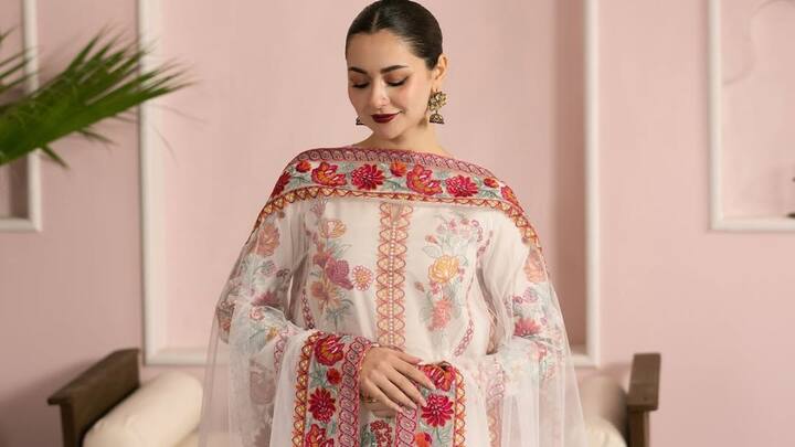 कुछ इस्लामिक विद्वानों का मानना है कि बिंदी, सिंदूर और मंगलसूत्र जैसी चीजें इस्लाम के खिलाफ हैं, जबकि कुछ अन्य विद्वान इस बारे में अलग राय रखते हैं.