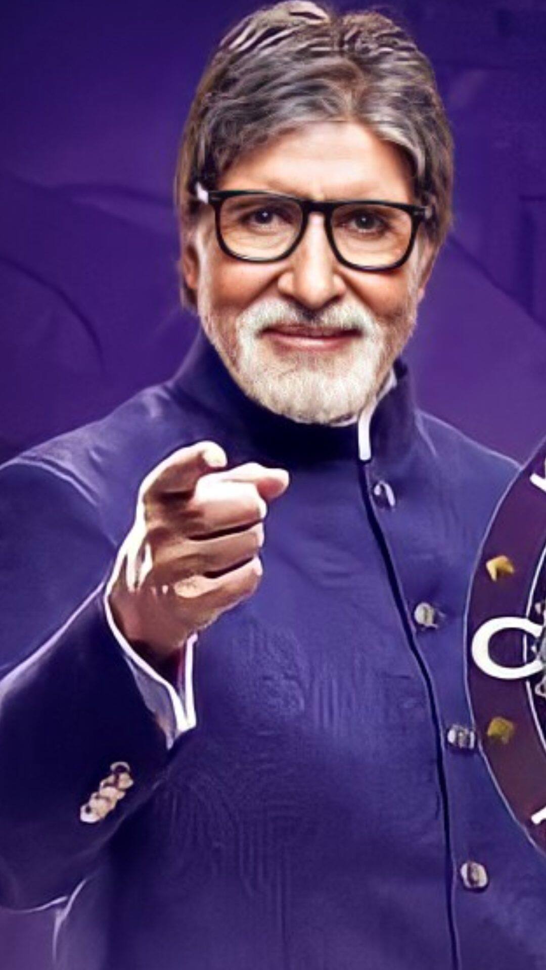 फिल्मों के अलावा बिग बी पॉपुलर शो कौन बनेगा करोड़पति भी होस्ट करते हैं