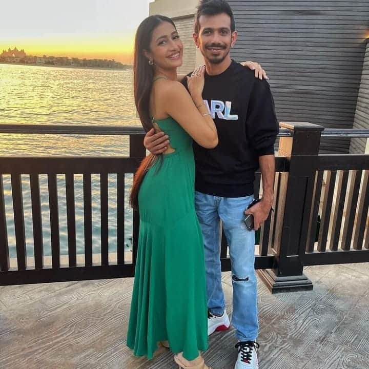 युजवेंद्र चहल और धनश्री का तलाक हो गया है. दोनों एक साल से अलग रह रहे थे. जब इन दोनों की तलाक की खबर आई थी तो लोगों ने सोशल मीडिया पर धनश्री को खूब ट्रोल किया है.