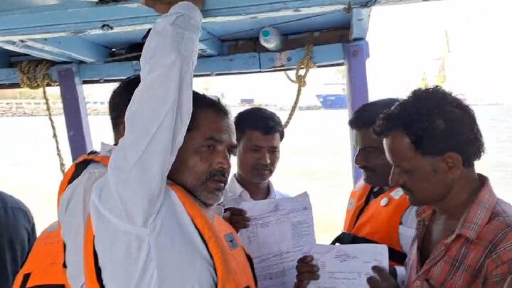 कांदा,दूध व धान उत्पादकांना अनुदान द्यावे, ऊसाला एकरकमी एफआरपी, जंगली जनावरांच्या त्रासापासून वाचण्यासाठी शेतीला कंपाऊंड, कल्याण रेल्वे मार्गामुळे विस्थापित होत असलेल्या झोपडपट्टी धारकांचे पुनर्वसन करावे, अशा मागण्या संघटनेकडून केल्या जात आहेत