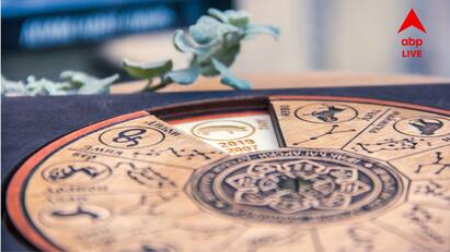 Horoscope Tomorrow: এক ঝলকে দেখে নেওয়া যাক কী বলছে আপনার রাশিফল (Astrology)। 