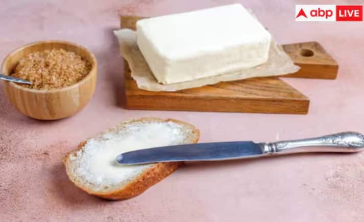 ਇਸਦਾ ਕਾਰਨ ਇਹ ਹੈ ਕਿ ਘਿਓ ਨੂੰ ਉੱਚ ਤਾਪਮਾਨ 'ਤੇ ਵੀ ਪਕਾਇਆ ਜਾ ਸਕਦਾ ਹੈ। ਮੱਖਣ ਆਮ ਤੌਰ 'ਤੇ ਵ੍ਹਾਈਟ ਸਾਸ ਜਾਂ ਬੇਚੈਮਲ ਵਰਗੀਆਂ ਤੇਜ਼ ਸਾਸ ਬਣਾਉਣ ਵੇਲੇ ਵਰਤਿਆ ਜਾਂਦਾ ਹੈ। ਮੱਖਣ ਸਬਜ਼ੀਆਂ ਨੂੰ ਭੁੰਨਣ ਅਤੇ ਖਾਸ ਕਰਕੇ ਮੱਛੀ, ਝੀਂਗਾ ਅਤੇ ਕੇਕੜੇ ਵਰਗੇ ਜਲਦੀ ਪਕਾਉਣ ਵਾਲੇ ਮੀਟ ਲਈ ਵੀ ਇੱਕ ਵਧੀਆ ਵਿਕਲਪ ਹੈ। ਇਹ ਮੀਟ ਵਿੱਚ ਇੱਕ ਸੁੰਦਰ ਸੁਆਦ ਜੋੜਦਾ ਹੈ ਅਤੇ ਲਸਣ ਅਤੇ ਜੜ੍ਹੀਆਂ ਬੂਟੀਆਂ ਦੇ ਨਾਲ ਮਿਲਾ ਕੇ ਇਸਦਾ ਸੁਆਦ ਖਾਸ ਤੌਰ 'ਤੇ ਵਧੀਆ ਹੁੰਦਾ ਹੈ।