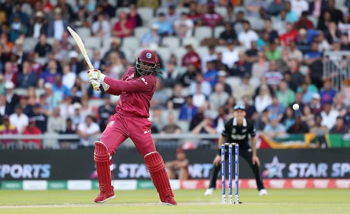 Former Royal Challengers Bangalore's former player Chris Gayle is the king of records. Gayle is at the top in terms of hitting the most sixes in the IPL.