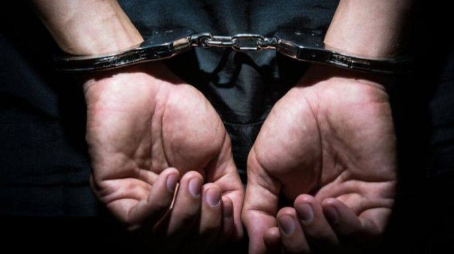 ਪਾਕਿਸਤਾਨ ਨੂੰ ਜਾਣਕਾਰੀ ਲੀਕ ਕਰਨ ਵਾਲਾ BEL ਕਰਮਚਾਰੀ ਗ੍ਰਿਫਤਾਰ, ਜਾਣੋ ਕਿਵੇਂ ਕਰ ਰਿਹਾ ਸੀ ਇਹ ਕੰਮ ? Shocking BEL staffer in B'luru arrested for leaking sensitive information to Pakistan check details inside ਪਾਕਿਸਤਾਨ ਨੂੰ ਜਾਣਕਾਰੀ ਲੀਕ ਕਰਨ ਵਾਲਾ BEL ਕਰਮਚਾਰੀ ਗ੍ਰਿਫਤਾਰ, ਜਾਣੋ ਕਿਵੇਂ ਕਰ ਰਿਹਾ ਸੀ ਇਹ ਕੰਮ ?