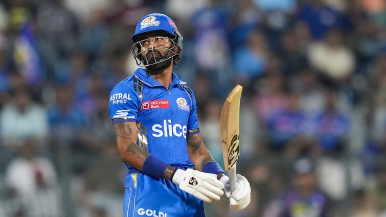 IPL Big Update News mumbai indians skipper hardik pandya fined rs 12 lakh for slow over rate IPL Update: હાર્દિક પંડ્યાને બેવડો માર, પહેલા હાર હવે BCCI એ ઠોક્યો લાખોનો દંડ, જાણો