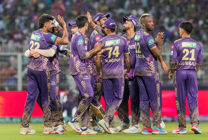 वहीं केकेआर ने सनराइजर्स हैदराबाद को हराकर आईपीएल 2024 का खिताब जीता था. यह केकेआर का तीसरा आईपीएल खिताब था. इससे पहले वह दो बार 2012 और 2014 में भी टाइटल जीत चुके हैं.