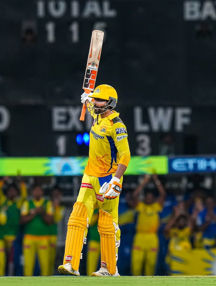 जडेजा को इसके बाद 2014 मेगा ऑक्शन में सीएसके ने रिटेन किया था. वहीं 2016 और 2017 में गुजरात लॉयंस टीम का हिस्सा थे. 2018 में एक बार फिर उन्होंने सीएसके में वापसी की और टीम को ट्रॉफी जीताने में अहम भूमिका निभाई थी.