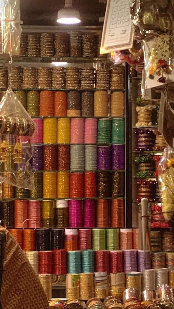 दिल्ली के इस बाजार से करें ईद की शॉपिंग, हर मंगलवार सस्ते दामों पर मिलते हैं बेहतरीन सामान