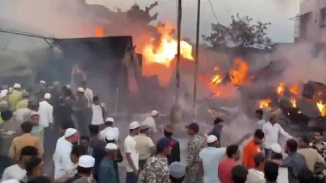 Fire Burns Down Furniture Shops Azad Chowk In Chhatrapati Sambhaji Nagar Maharashtra Furniture Shops Gutted In Massive Fire In Maharashtra’s Chhatrapati Sambhaji Nagar