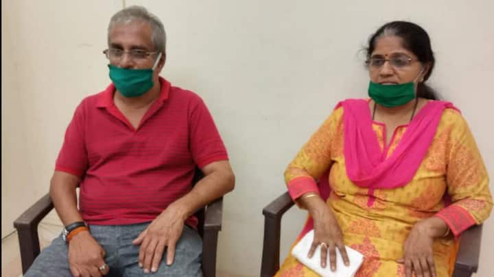 प्रत्यक्षदर्शींनी दिलेल्या जबाबानुसार 8 जून 2020 च्या त्या रात्री दिशाच्या मालवणी येथील घरात तिच्या जवळच्या मित्रांसह एक पार्टी सुरू होती. मात्र अचानक तिथं आदित्य ठाकरे, त्यांचा एक अंगरक्षक, सूरज पांचोली, दिनो मोर्या ही मंडळी दाखल झाली आणि त्या पार्टीचा माहोलच बदलला. या घटनेनंतर दिशाचं जिवंत राहणं अनेकांना त्रासात टाकणारं होतं म्हणून तिला कायमचं शांत करण्यात आलं, असंही सतीश सालियन यांनी दाखल केलेल्या याचिकेत म्हटलं आहे.