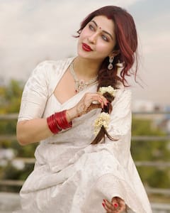 बालों में गजरा, मांग में सिंदूर... टीवी की 'पार्वती' का लुक देख दीवाने हुए फैंस, बोले- 'हमारे जमाने की मधुबाला'