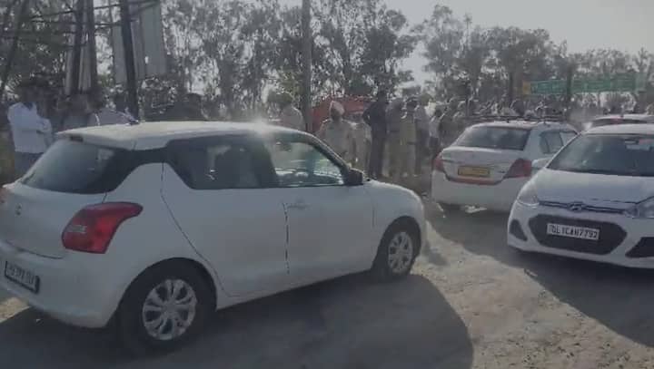 ਇਸ ਦੇ ਨਾਲ ਹੀ ਪੰਜਾਬ ਦੇ ਕਿਸਾਨ ਅੰਦੋਲਨ ਕਰ ਰਹੇ ਕਿਸਾਨਾਂ ਨੂੰ ਸ਼ੰਭੂ ਅਤੇ ਖਨੌਰੀ ਬਾਰਡਰ ਤੋਂ ਜਬਰੀ ਉਜਾੜਨ 'ਤੇ ਨਾਰਾਜ਼ ਹਨ।