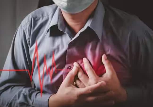 ਪਰ ਅੱਜਕੱਲ੍ਹ ਨੌਜਵਾਨਾਂ ਦੇ ਦਿਲ ਵੀ ਕਮਜ਼ੋਰ ਹੋਣ ਲੱਗ ਪਏ ਹਨ। ਇਸ ਦਾ ਕਾਰਨ ਖਾਣ-ਪੀਣ ਦੀਆਂ ਮਾੜੀਆਂ ਆਦਤਾਂ, ਜੀਵਨ ਸ਼ੈਲੀ ਅਤੇ ਘੱਟ ਸਰੀਰਕ ਗਤੀਵਿਧੀ ਹੈ। ਦਿਲ ਦਾ ਦੌਰਾ ਅਤੇ ਸਟ੍ਰੋਕ ਕਦੇ ਵੀ ਹੋ ਸਕਦਾ ਹੈ। ਪਰ ਹੁਣ ਇਸ ਤੋਂ ਡਰਨ ਦੀ ਕੋਈ ਲੋੜ ਨਹੀਂ ਹੈ, ਕਿਉਂਕਿ ਵਿਗਿਆਨੀਆਂ ਨੇ ਇੱਕ ਅਜਿਹਾ ਔਜ਼ਾਰ ਬਣਾਇਆ ਹੈ ਜੋ ਦਿਲ ਦੀ ਬਿਮਾਰੀ ਦਾ ਪਹਿਲਾਂ ਤੋਂ ਪਤਾ ਲਗਾ ਸਕਦਾ ਹੈ। ਆਓ ਇਸ ਟੂਲ ਬਾਰੇ ਜਾਣਦੇ ਹਾਂ...