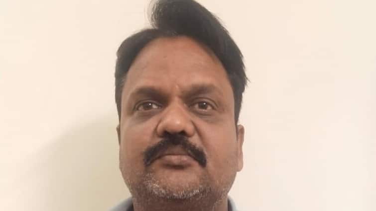 agra news BA BSC B Com degrees were being made in UP for a few rupees ANN यूपी में चंद रुपयों में बन रही थी BA,BSC, B.Com की डिग्री, STF ने किया रैकेट का खुलासा, धनेश मिश्रा अरेस्ट