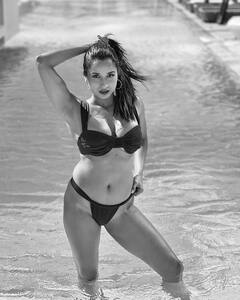 Pooja Bhalekar Photos: પૂજા ભાલેકરની બ્લેક એન્ડ વ્હાઈટ તસવીરોએ લગાવી આગ