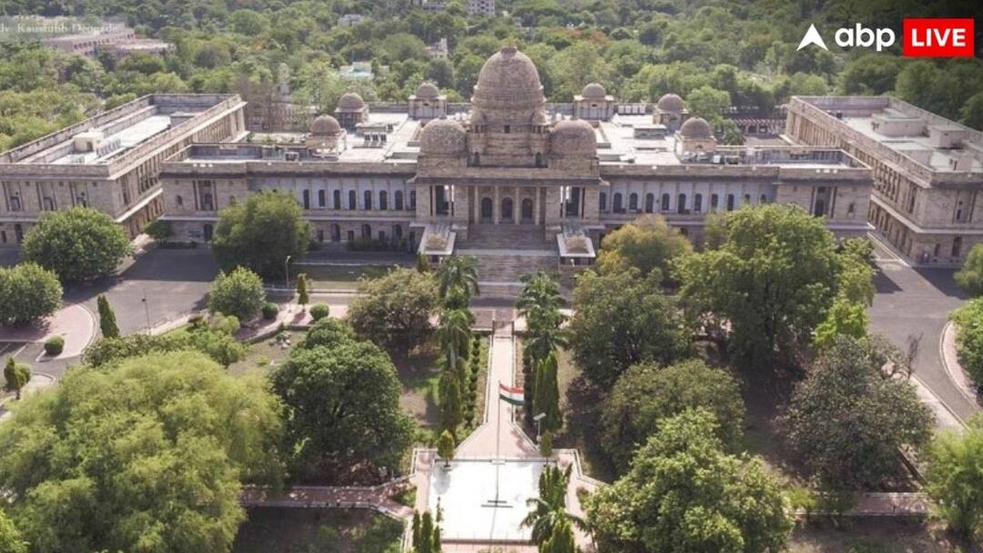 Bombay High Court Nagpur Bench rejects bail application of JeM terrorist Rayees Ahmad Sheikh Rayees Ahmad Sheikh: बॉम्बे हाई कोर्ट से नहीं मिली रईस अहमद शेख को जमानत, RSS हेडक्वार्टर की रेकी करने का था आरोप