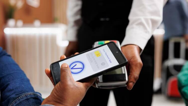 UPI Pull Transactions scams are on rise npcl planning to To Eliminate this from system UPI में Pull Transaction के जरिए हो रहे स्कैम, पलक झपकते ही उड़ जाएंगे पैसे, ऐसे रहें सुरक्षित