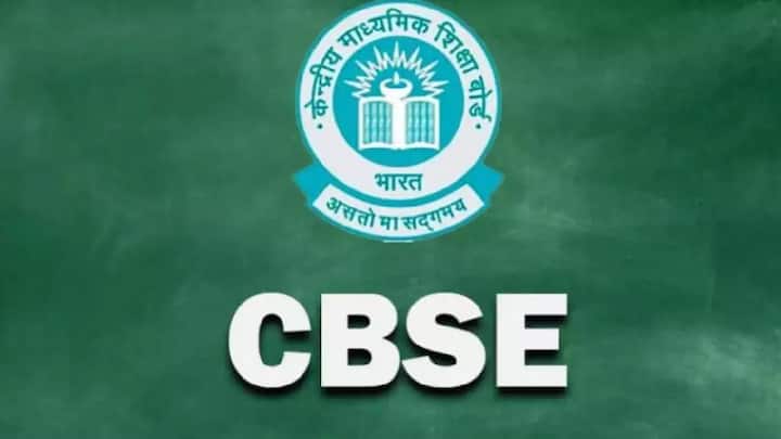 शासनाच्या धोरणानुसार यावर्षी पहिल्या इयत्तेला सिबीएससी अभ्यासक्रम असेल, त्यानंतर दरवर्षी एकेक इयत्तेचा अभ्यासक्रम बदलला जाईल. त्यासाठी, शिक्षक व मुख्याध्यापकांना प्रशिक्षण दिला जाईल.