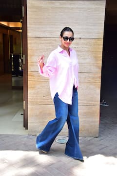 Malaika Arora Summer Fashion: समर में फॉलो करें मलाइका अरोड़ा का ये लुक, शर्ट- डेनिम जीन्स में लगेंगी सबसे अलग
