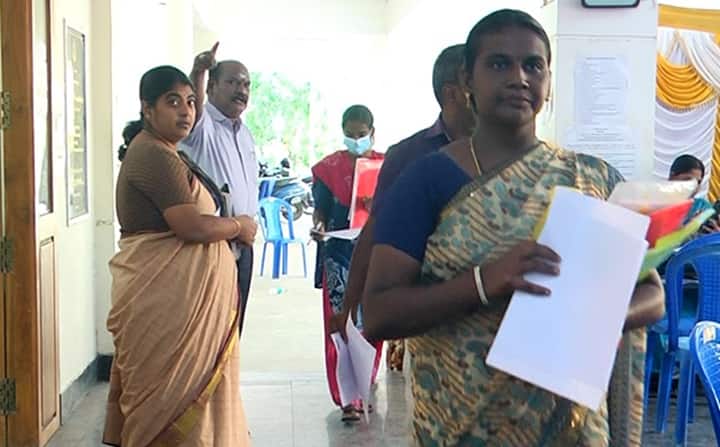 TNSET Teachers eligibility test 2025 TRB suddenly withdraws candidates in shock! TNSET: செட் தகுதித் தேர்வு; திடீரென பின்வாங்கிய ஆசிரியர் தேர்வு வாரியம்- அதிர்ச்சியில் தேர்வர்கள்!