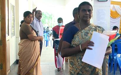 TNSET Teachers eligibility test 2025 TRB suddenly withdraws candidates in shock! TNSET: செட் தகுதித் தேர்வு திடீரென பின்வாங்கிய ஆசிரியர் தேர்வு வாரியம்- அதிர்ச்சியில் தேர்வர்கள்!