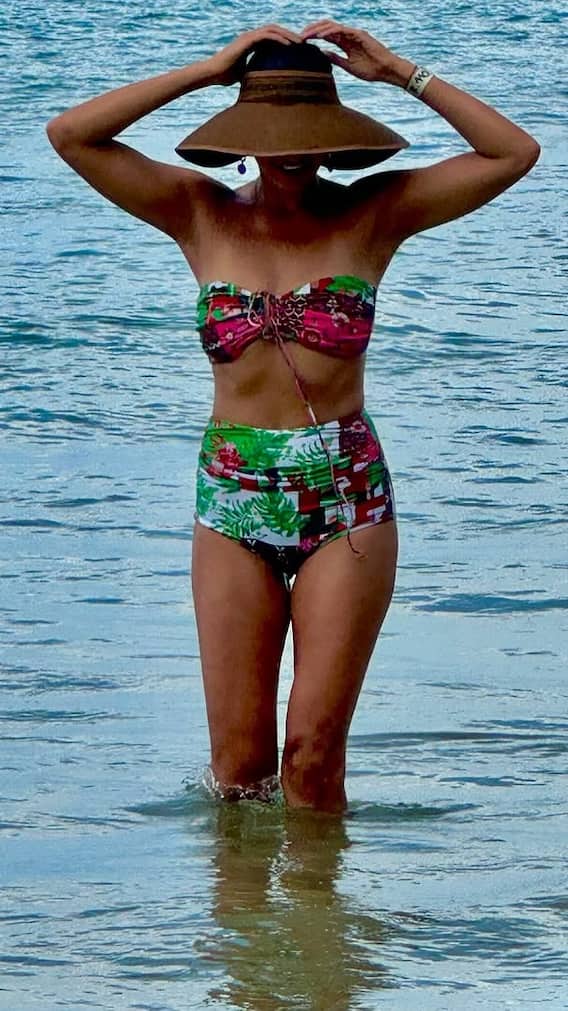 शराब पिलाकर डायरेक्टर ने एक्ट्रेस से उतरवाए 7 बार कपड़े