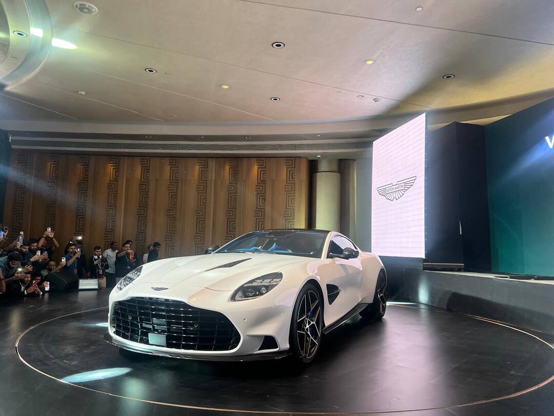 Aston Martin Vanquish first look A beautiful V12 supercar launches in India Aston Martin Vanquish : অ্যাস্টন মার্টিন ভারতে নিয়ে এল এই সুপারকার, দেখে নিন ছবি