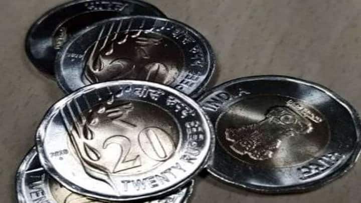 अगर आपको भी नए सिक्के चाहिए तो उसके लिए आप कहां जाएंगे. तो आपको बता दें अगर आपको नए सिक्के चाहिए तो एटीएम से तो नहीं मिलेंगे लेकिन आप बैंक जाकर नए सिक्के हासिल कर सकते हैं.