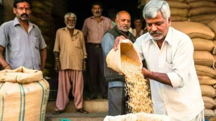 How many types of ration cards are there in West Bengal How much ration is available in each card Ration Card: বাংলায় কত ধরনের রেশন কার্ড চালু রয়েছে ? কোন কার্ডে মেলে কতটা রেশন ?