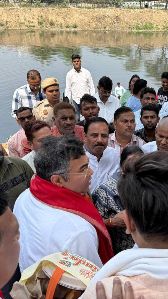 दिल्ली की साहिबी नदी जो बन चुका है नाला