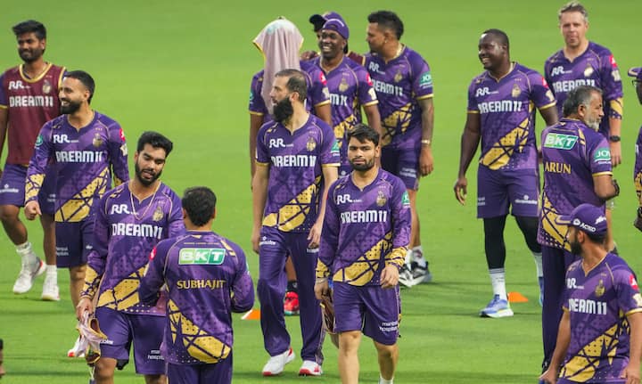 केकेआर आणि आरसीबी यांच्यातील पहिल्या लढतीमध्ये अजिंक्य रहाणे केकेआरचं तर आरसीबीचं नेतृत्व रजत पाटीदार करेल. मात्र,या लढतीच्या दिवशी ऑरेंज अलर्ट देण्यात आला असून याशिवाय रविवारी यलो अलर्ट जाहीर करण्यात आला आहे.