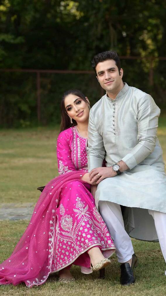 IAS अतहर आमिर खान अपनी पत्नी मेहरीन काजी से कितने छोटे हैं?