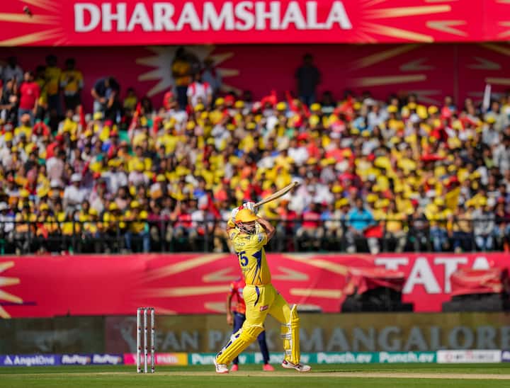 आईपीएल की शुरुआत काफी जोरदार होती है, जिसे ओपनिंग सेरेमनी कहा जाता है. पिछले तमाम सालों में इसमें इंटरनेशनल से लेकर बॉलीवुड के कई सेलेब परफॉर्म कर चुके हैं.