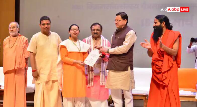 Haridwar News: 'ਸ਼ਾਸਤਰਉਤਸਵ' 'ਚ ਸ਼ਾਮਲ ਹੋਏ CM ਧਾਮੀ, ਬੋਲੇ ਰਾਮਦੇਵ- ਸੰਸਕ੍ਰਿਤ ਅਤੇ ਸ਼ਾਸਤਰਾਂ ਦੇ ਸੰਗਮ ਨਾਲ ਬਣੇਗਾ ਭਾਰਤ haridwar-news-cm-dhami-attends-shastrotsav-ramdev-says-new-india-will-emerge-from-the-union-of-sanskrit-and-scriptures Haridwar News: 'ਸ਼ਾਸਤਰਉਤਸਵ' 'ਚ ਸ਼ਾਮਲ ਹੋਏ CM ਧਾਮੀ, ਬੋਲੇ ਰਾਮਦੇਵ- ਸੰਸਕ੍ਰਿਤ ਅਤੇ ਸ਼ਾਸਤਰਾਂ ਦੇ ਸੰਗਮ ਨਾਲ ਬਣੇਗਾ ਭਾਰਤ