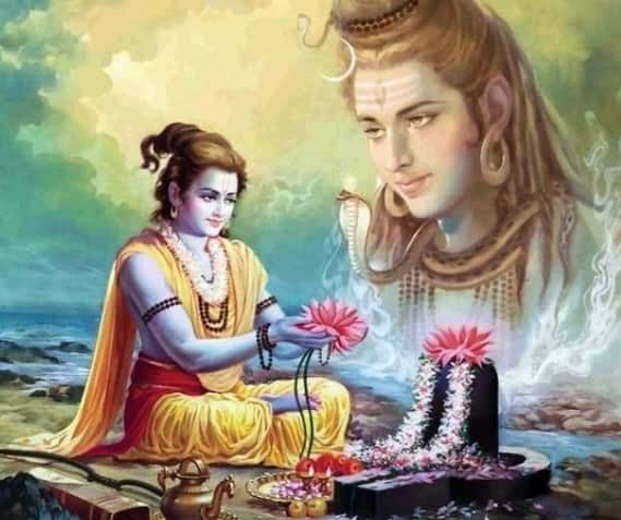 સોમવારે શિવલિંગનો અભિષેક કરો. આ પછી ચંદનનો લેપ લગાવો અને બીલીપત્ર, ફૂલ, ધતુરો ચઢાવો અને પ્રસાદ અને ફળ વગેરે ધરાવો. આ પછી ભોલેનાથની સામે દીવો પ્રગટાવો અને શિવ ચાલીસા અને શિવ સ્તુતિનો પાઠ કરો.