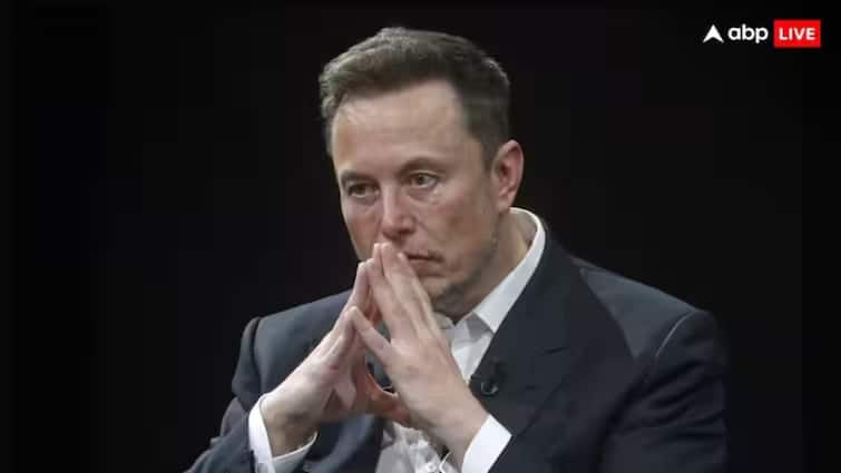 Which smartphone does the world’s most famous billionaire Elon Musk use