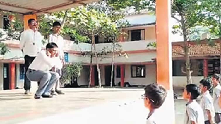 Headmaster Does 50 Sit-Ups Over Students Performance Indiscipline viral Video Video: ''நீங்க நல்லா படிக்கணும்''- மாணவர்கள் முன் 50 தோப்புக்கரணம் போட்டு மன்றாடிய தலைமை ஆசிரியர்! 