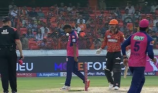 SRH vs RR IPL 2025, Yashasvi Jaiswal’s Throw Strikes Sandeep Sharma on Shoulder SRH vs RR: યશસ્વી જયસ્વાલે પોતાના જ ખેલાડીને માર્યો બોલ, લાઈવ મેચમાં મોટી દુર્ઘટના ટળી