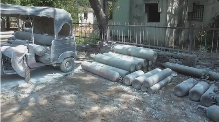 तापमानवाढीमुळे हा भीषण स्फोट झाला असून प्राथमिक माहितीनुसार, उष्णतेच्या तीव्रतेमुळे सिलेंडरचा स्फोट झाल्याची शक्यता आहे.